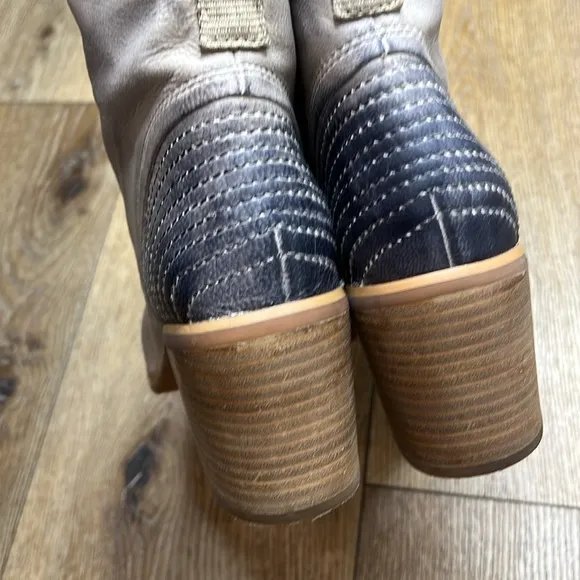 Seychelles Could Be Lace Up Mid Calf Boots in Mushroom Size 8