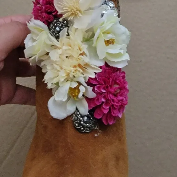 SHELLY'S LONDON Suede Espadrille Platform Wedges Floral Embellished Size 9