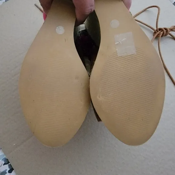 SHELLY'S LONDON Suede Espadrille Platform Wedges Floral Embellished Size 9