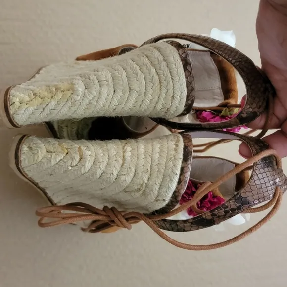 SHELLY'S LONDON Suede Espadrille Platform Wedges Floral Embellished Size 9