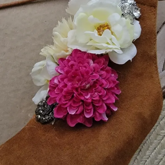 SHELLY'S LONDON Suede Espadrille Platform Wedges Floral Embellished Size 9
