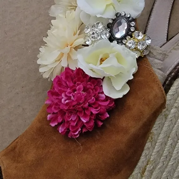 SHELLY'S LONDON Suede Espadrille Platform Wedges Floral Embellished Size 9