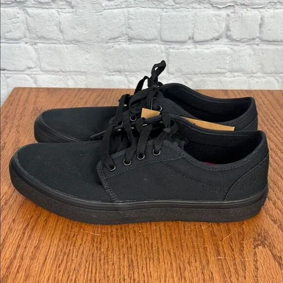 Shoes For Crews Men's Black Canvas NWT Sz 9 or wmn 10.5 for slippery work floors