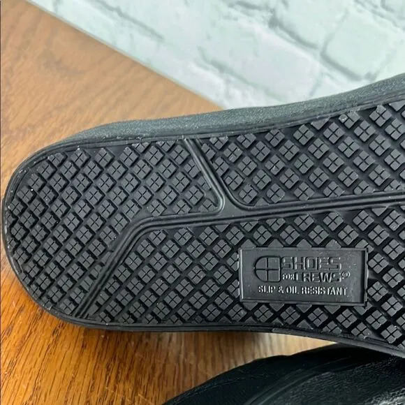 Shoes For Crews Men's Black Canvas NWT Sz 9 or wmn 10.5 for slippery work floors