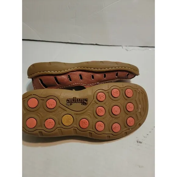 Simple Shoes US Size  6.5 Brown  Leather Toes this way