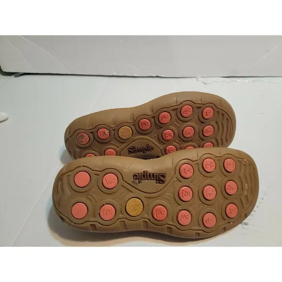 Simple Shoes US Size  6.5 Brown  Leather Toes this way