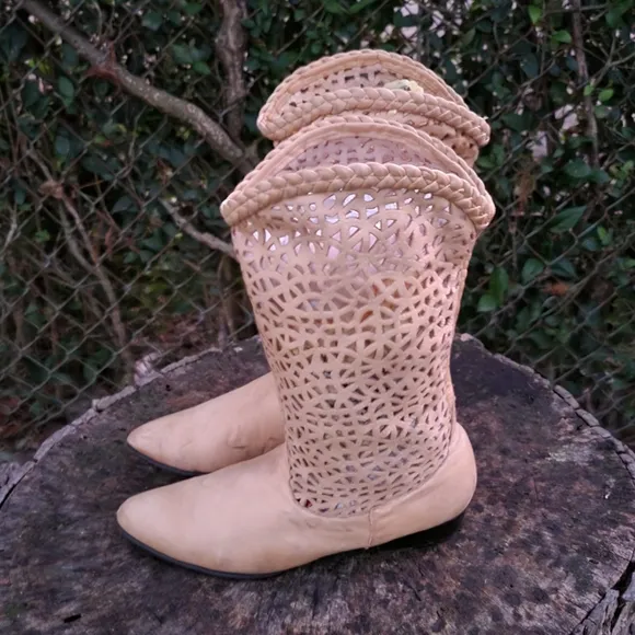 Size 8 Vintage Steve Fleming Western Style Mid Calf Boots