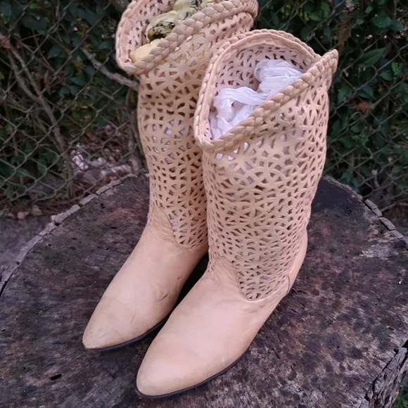 Size 8 Vintage Steve Fleming Western Style Mid Calf Boots
