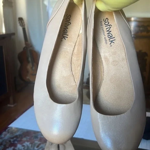 SoftWalk Sonoma Leather Ballet Flats - Women's SIZE 9.5  TAN with extra soles