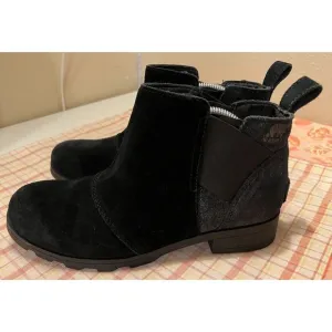 Sorel Emelie Chelsea Rain Ankle Boot Black Suede Leather Bootie Women's Sz 5M
