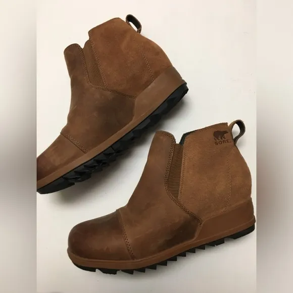 Sorel Evie Chelsea Leather Boots 10 Brown Slip On Fall Winter Flat Boots