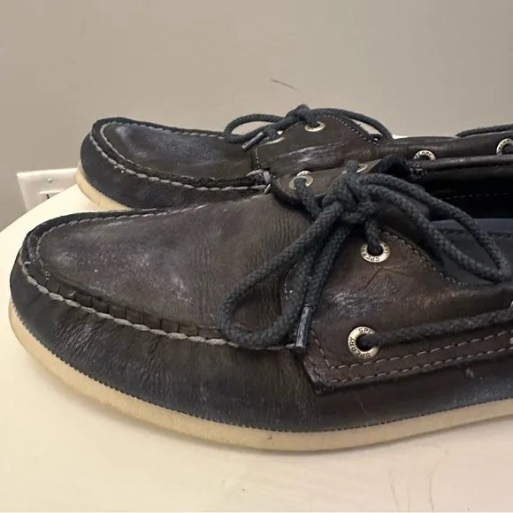Sperry Distressed Navy Boat Shoes Men’s 11.5