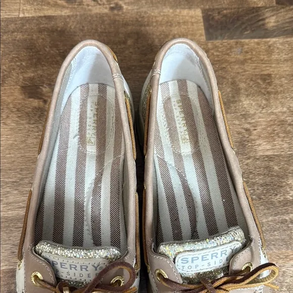 Sperry Women's Tan and Gold Sparkle Boat Shoes Size 7.5