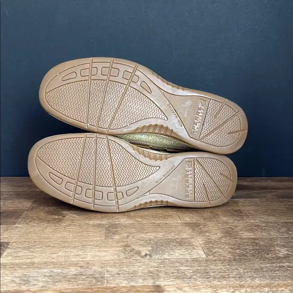 Sperry Women's Tan and Gold Sparkle Boat Shoes Size 7.5