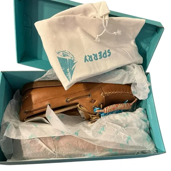 Sperry X Aritzia Authentic Original Boat Shoe in Sahara Sand in Sz 8