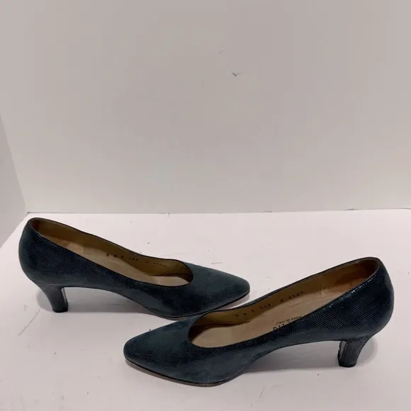 St. John Womens Heels Shoes Size 8 Textured Leather Made in Italy