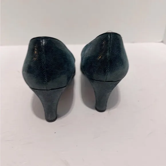 St. John Womens Heels Shoes Size 8 Textured Leather Made in Italy