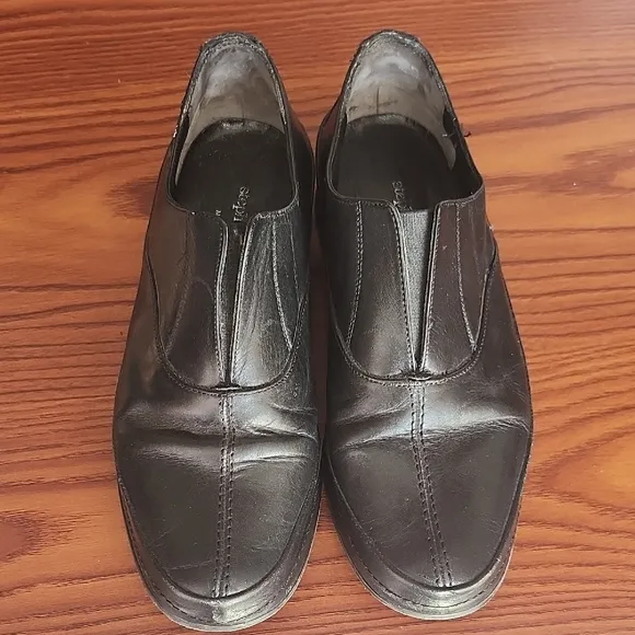 Stephane Kelian Black Leather Moccasins with Classic Design