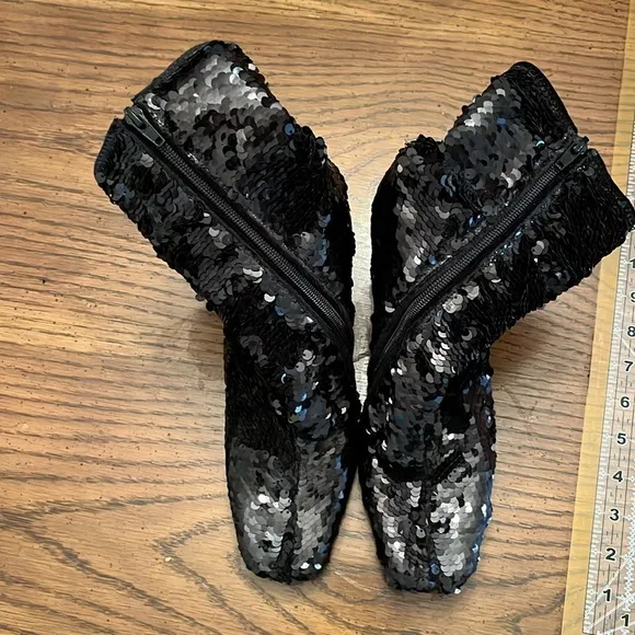Steve Madden Fulton heeled sequin boots, size 9