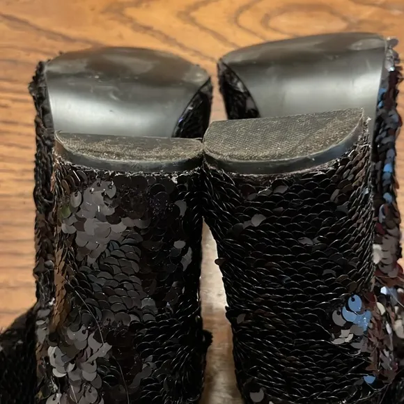 Steve Madden Fulton heeled sequin boots, size 9