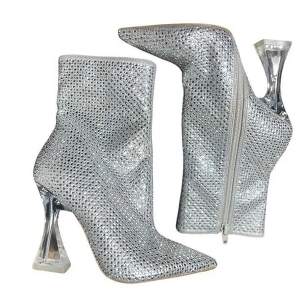 Steve Madden Vivy NWT Glamorous Silver Heeled Boots with Rhinestones and Stilett