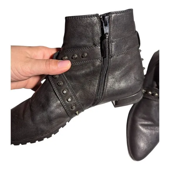 Stuart Weitzman Black Leather Pointed Toe Studded Strap Buckle Ankle Boots Sz 9
