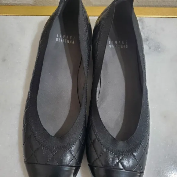 Stuart Weitzman Black Quilted Leather Flats Women's Shoe Size 7 N