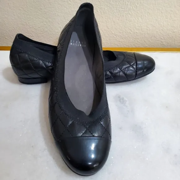 Stuart Weitzman Black Quilted Leather Flats Women's Shoe Size 7 N