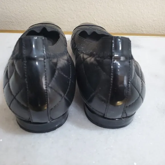 Stuart Weitzman Black Quilted Leather Flats Women's Shoe Size 7 N