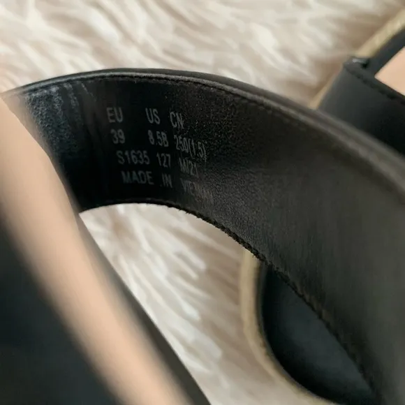 Stuart Weitzman Black Teddi Espadrille Wedges •Size 8.5