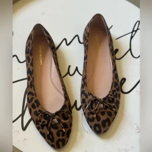 Stuart Weitzman Lepoard Print leather flats size 10