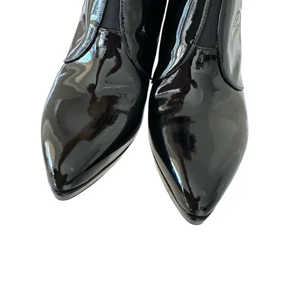 Stuart Weitzman Looksharp Black Patent Booties Pointed Toe Heeled Ankle Boots