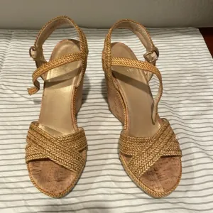 Stuart Weitzman Minx Camel Lanyard Wedge