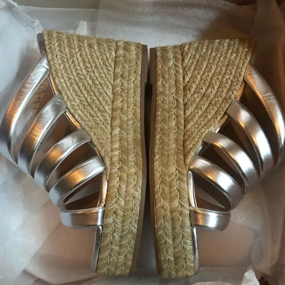 Stuart Weitzman. NIB Lilyana Espadrille Wedges. Size 8