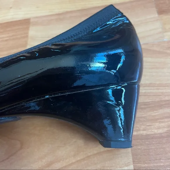 Stuart Weitzman Patent Leather Wedge Shoes Size 10