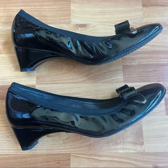 Stuart Weitzman Patent Leather Wedge Shoes Size 10