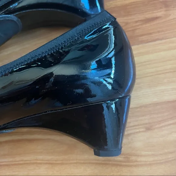 Stuart Weitzman Patent Leather Wedge Shoes Size 10