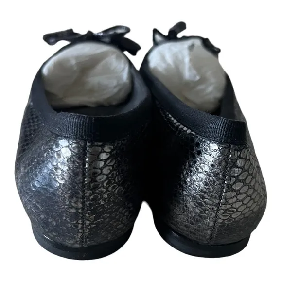 Stuart Weitzman Sliver Black Metallic Snake Skin Embossed Leather Flats Size 7M