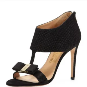STUNNING! SALVATORE FERRAGAMO 7.5 SANDAL SUEDE DIAMOND SIGNATURE VARA BOW HEELS