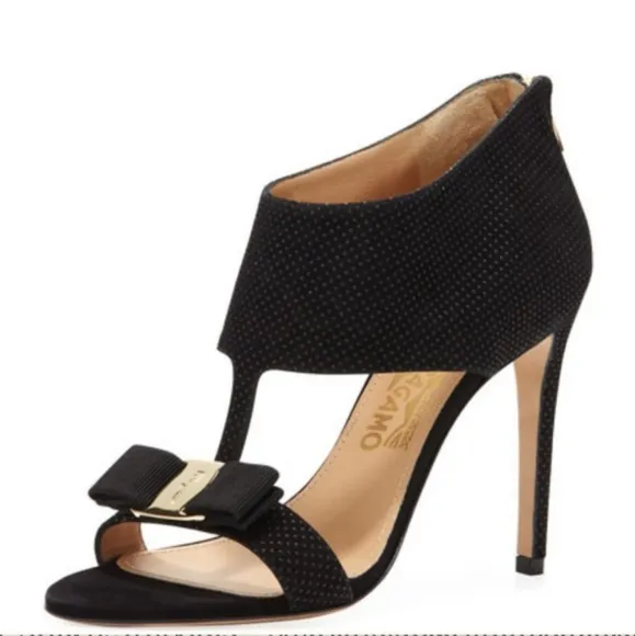 STUNNING! SALVATORE FERRAGAMO 7.5 SANDAL SUEDE DIAMOND SIGNATURE VARA BOW HEELS