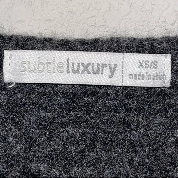 Subtle Luxury 1/2 Sleeve Cashmere Pullover Sweater Gray horizontal ribbed S XS