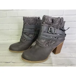 Sugar Puzzled Gray Crochet Lace Buckle Straps Ankle Booties Boots Womens Size 9