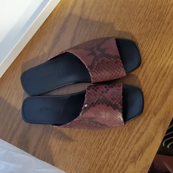 Sz 36 and 40 NIB $775 Alumnae Real python Leather flats