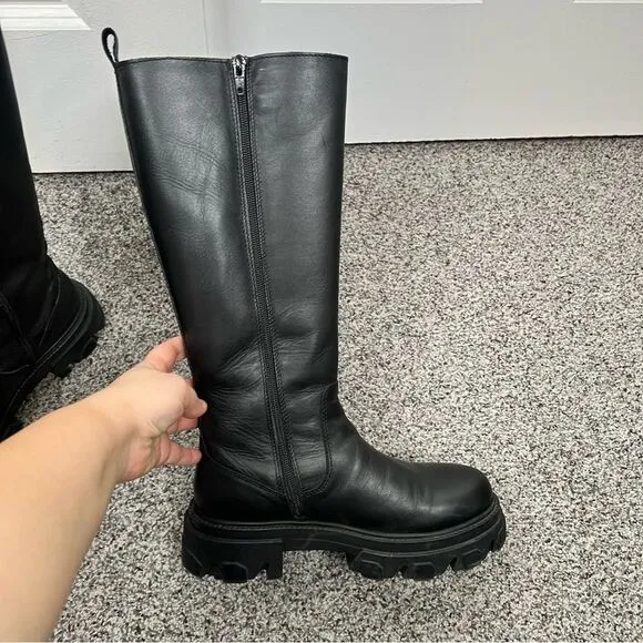 Sz 8M Steve Madden Leather Upper Priority Chunky under the knee Boots $199 MSRP