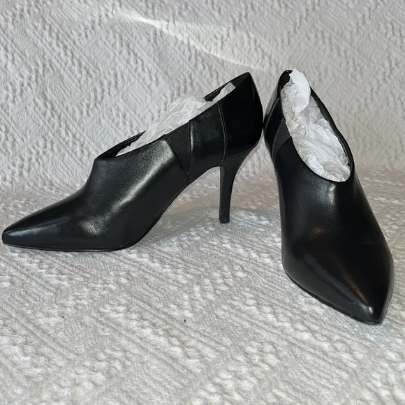 Tahari Korin Black Leather High Heel Booties 7.5M