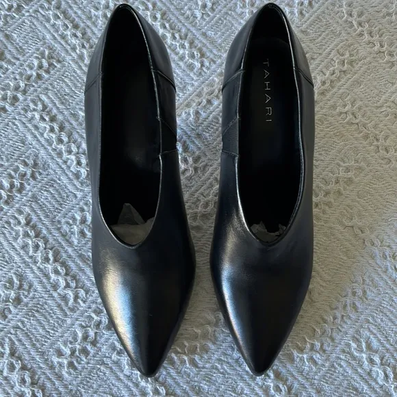 Tahari Korin Black Leather High Heel Booties 7.5M