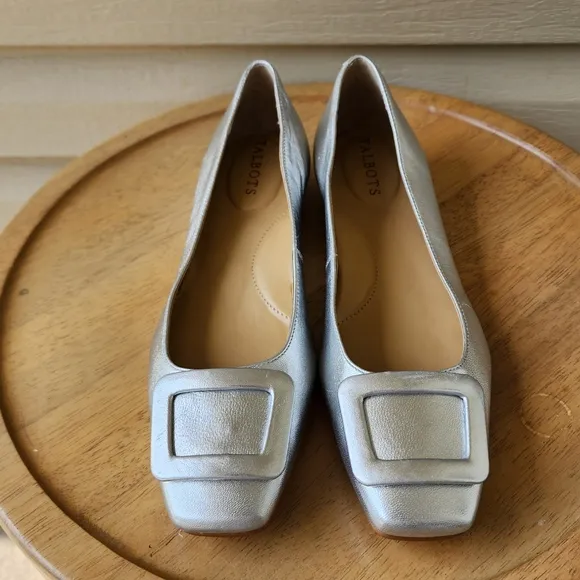 Talbots Sutton buckle silver metallic flats size 8