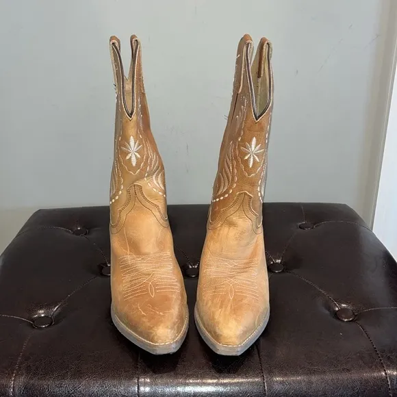 Tan leather Sterling River cowgirl western cowboy boho hippie boots size 8.5M