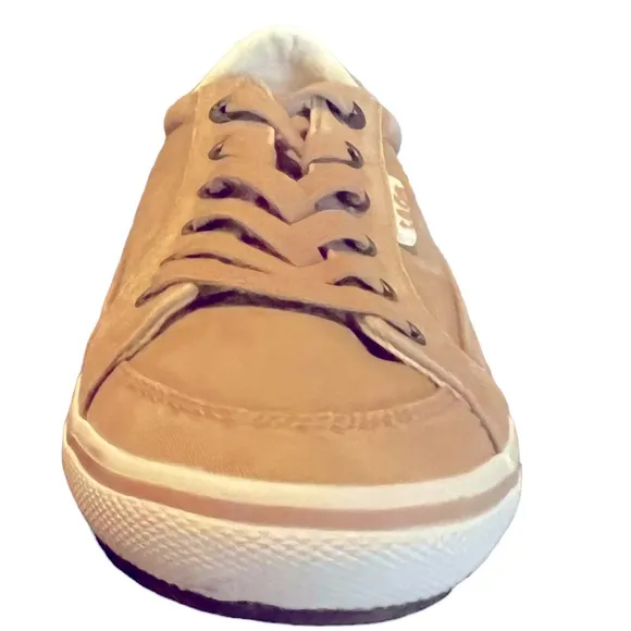 TAOS Moc Star Tan Distressed Canvas Shoes