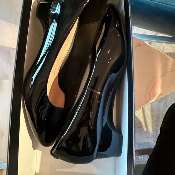 Taryn Rose black patent‎ leather flats